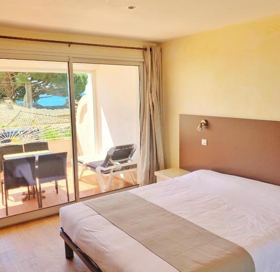 جناح مطلّ علي البحر, Hôtel Beau Soleil