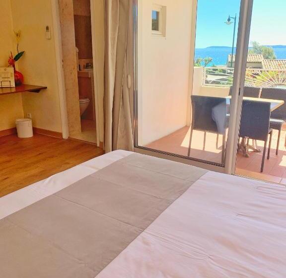 جناح مطلّ علي البحر, Hôtel Beau Soleil