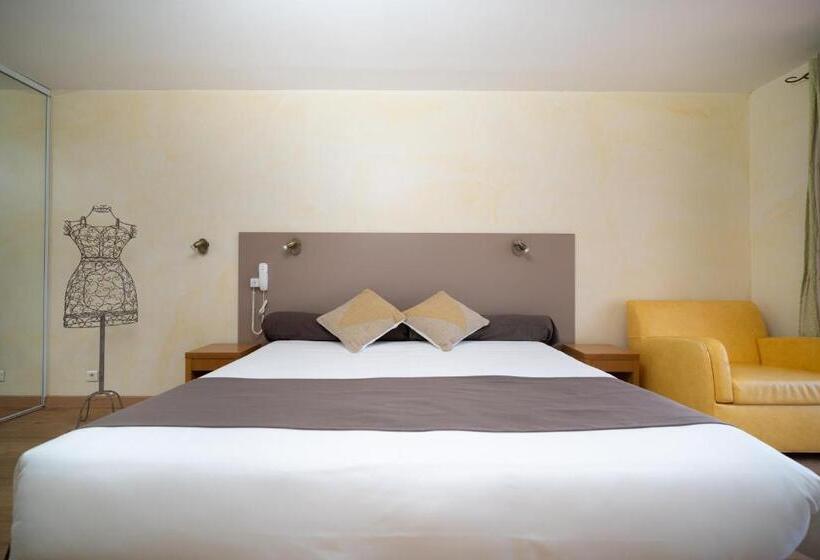 جناح جونيور مطلّ علي البحر, Hôtel Beau Soleil