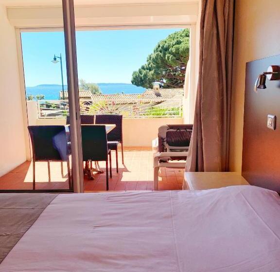 جناح مطلّ علي البحر, Hôtel Beau Soleil