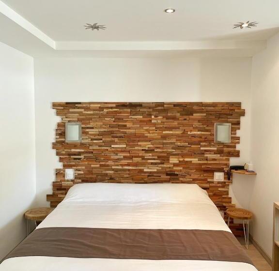 جناح جونيور مطلّ علي حمام السباحة, Hôtel Beau Soleil