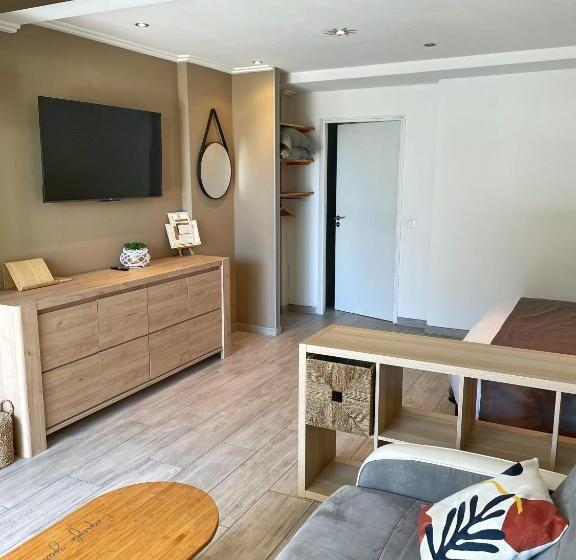 Полулюкс Вид на Бассейн, Hôtel Beau Soleil