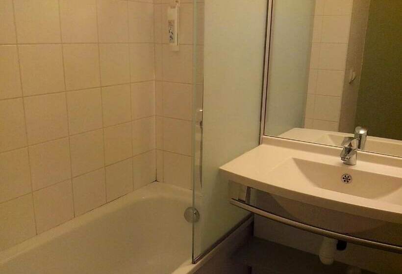 חדר סטנדרט לשלושה, Ibis Budget Poitiers Sud