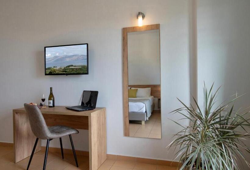 オーシャンビュースタンダードルーム, Kaliviani Traditional