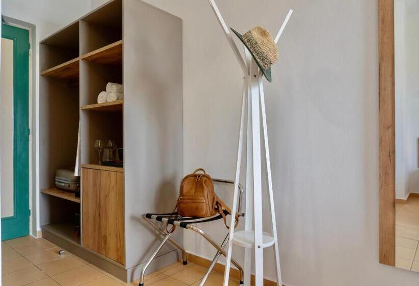 オーシャンビュースタンダードルーム, Kaliviani Traditional