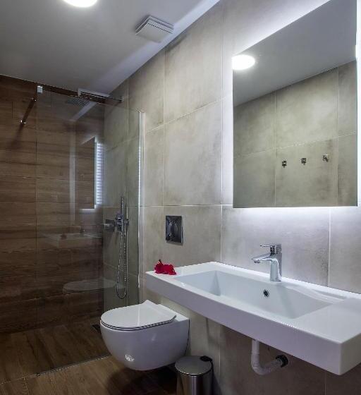 オーシャンビュースタンダードルーム, Kaliviani Traditional