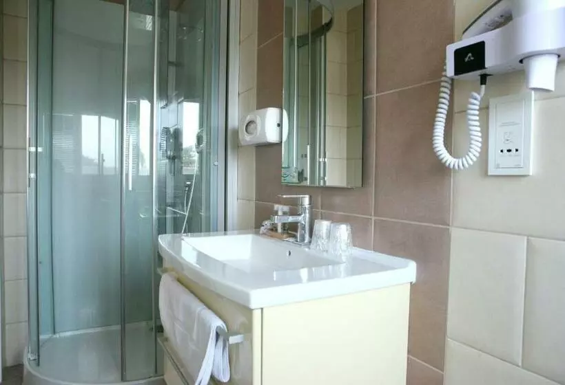 コンフォートルーム, Cit Hotel La Villa Julia