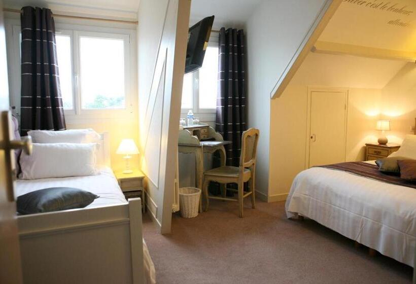 高级三人间, Cit Hotel La Villa Julia