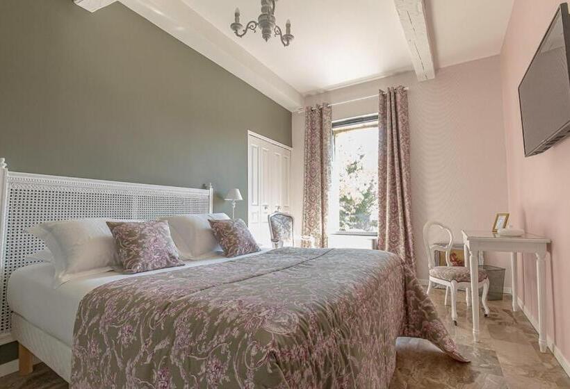 Номер Комфорт, Le Relais Des Chartreuses