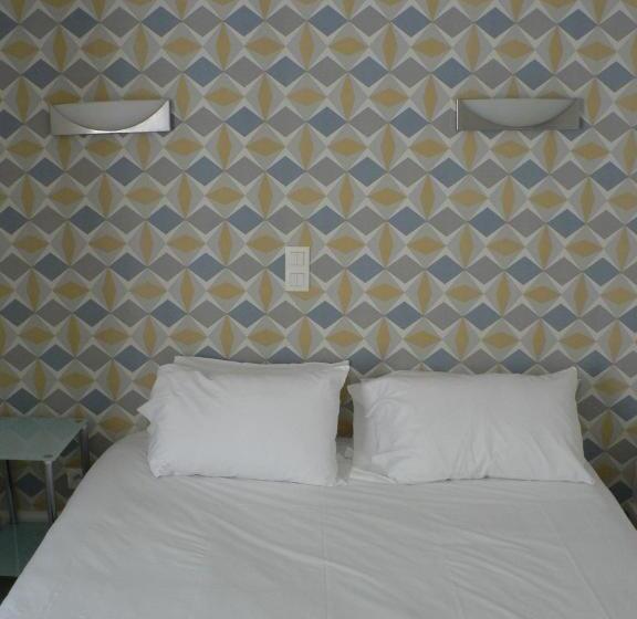 غرفة قياسية ثلاثية داخلية, Les Alizes