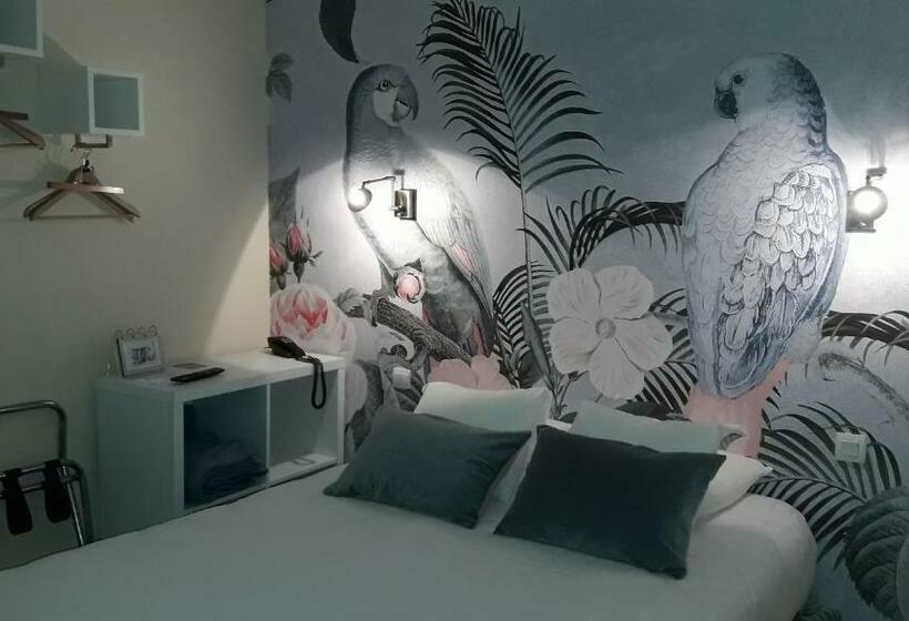 Номер Basic, Logis Hôtel Lafayette Rochefort France