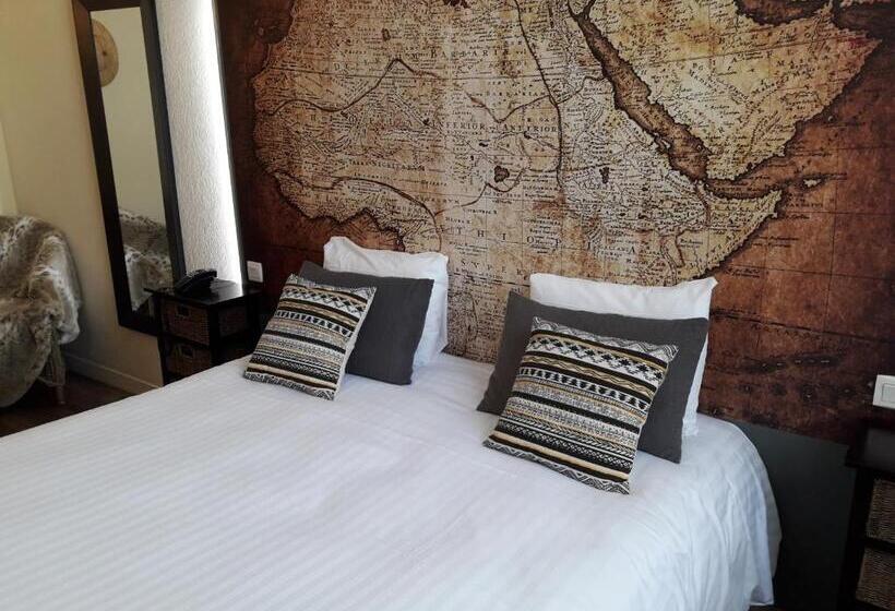 스탠다드 트리플 룸, Logis Hôtel Lafayette Rochefort France