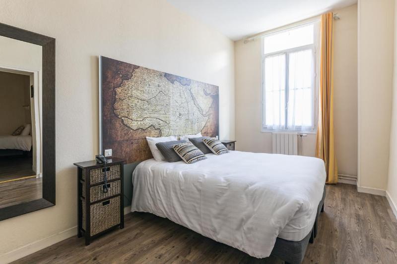 Номер Комфорт, Logis Hôtel Lafayette Rochefort France