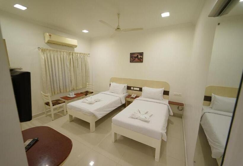 标准间, Palmyra Grand Inn