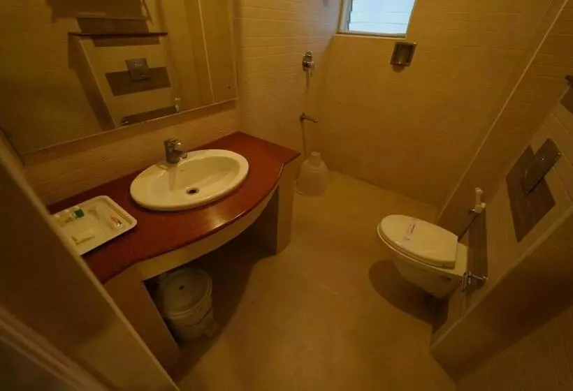 スイート, Palmyra Grand Inn