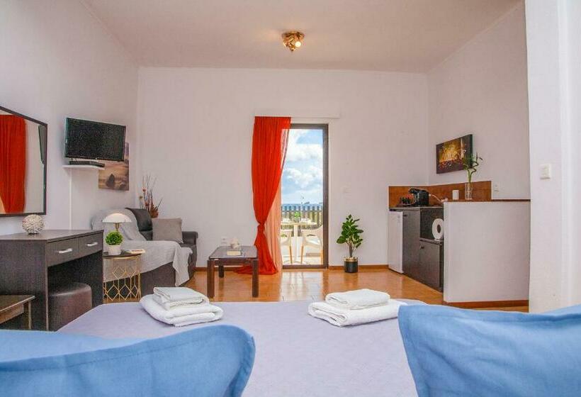 اتاق استاندارد با بالکن و چشم‌انداز دریا, Porto Diakofti