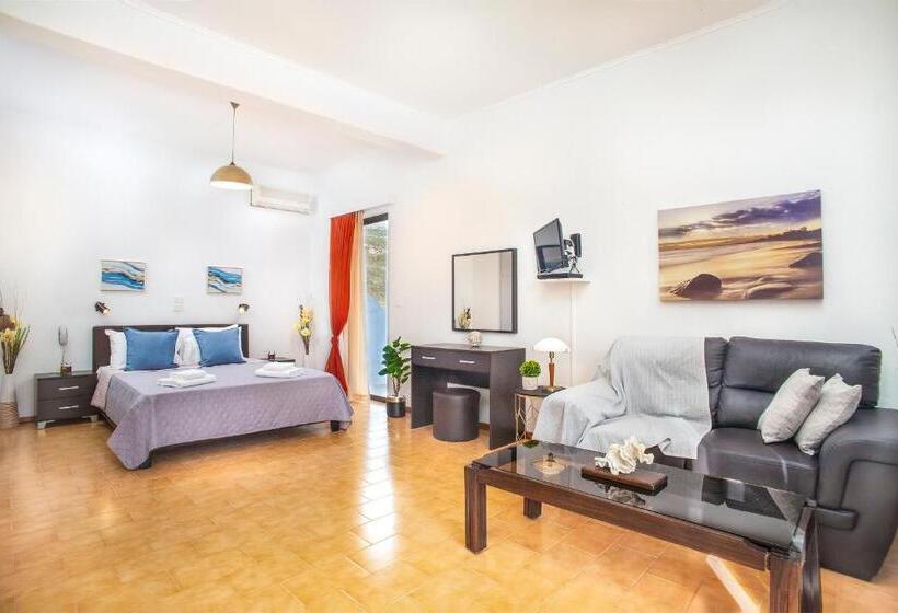 اتاق استاندارد با بالکن و چشم‌انداز دریا, Porto Diakofti