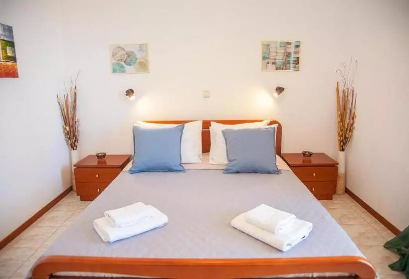سوئیت 2 خوابه, Porto Diakofti