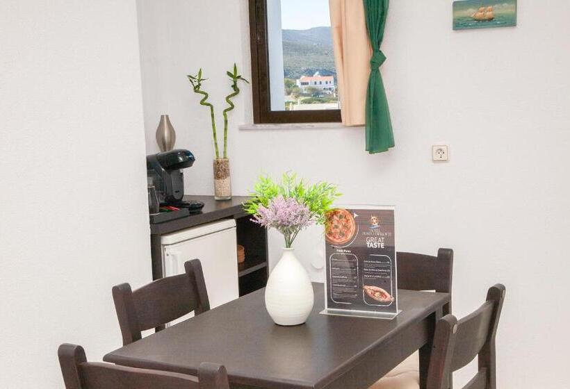 سوئیت 2 خوابه, Porto Diakofti