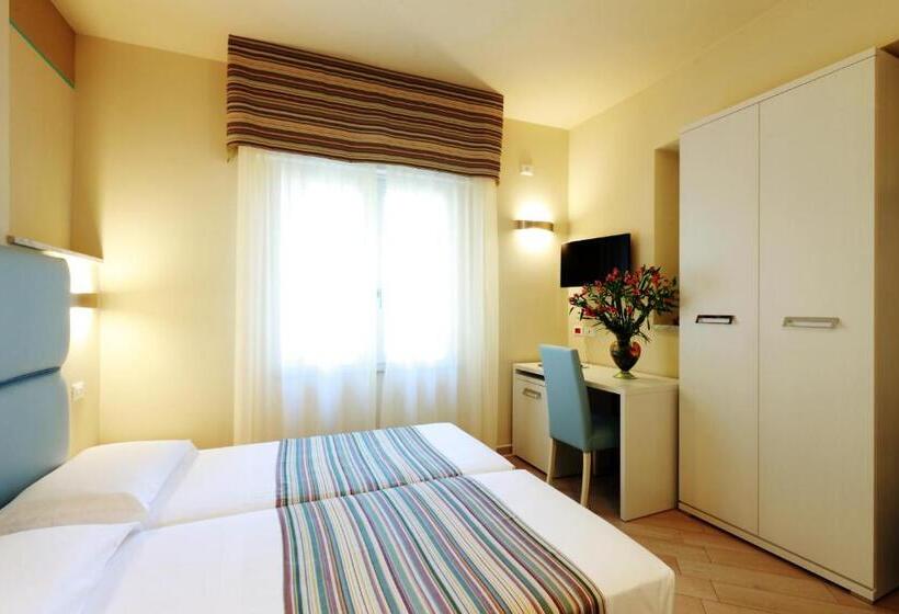 غرفة سوبيريور, Souvenir