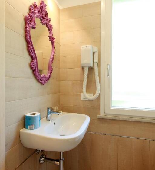 غرفة سوبيريور, Souvenir