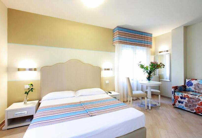 جناح جونيور سوبريور, Souvenir