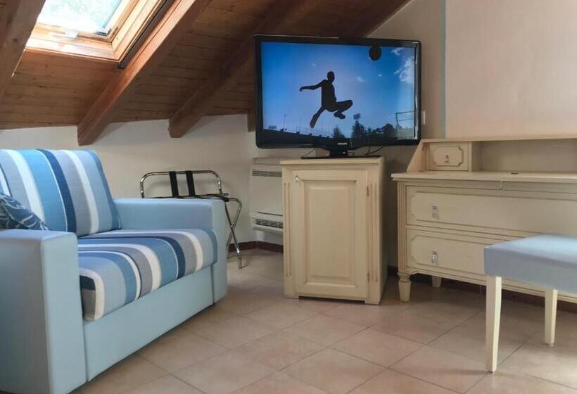 غرفة دور أخير, Souvenir