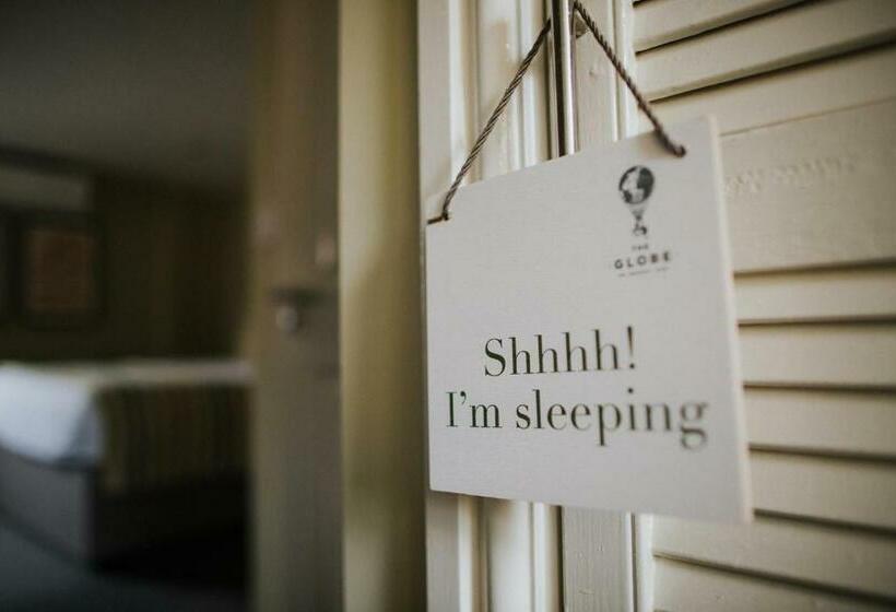 스탠다드 룸, The Globe