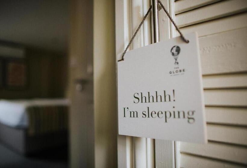 스탠다드 싱글 룸, The Globe