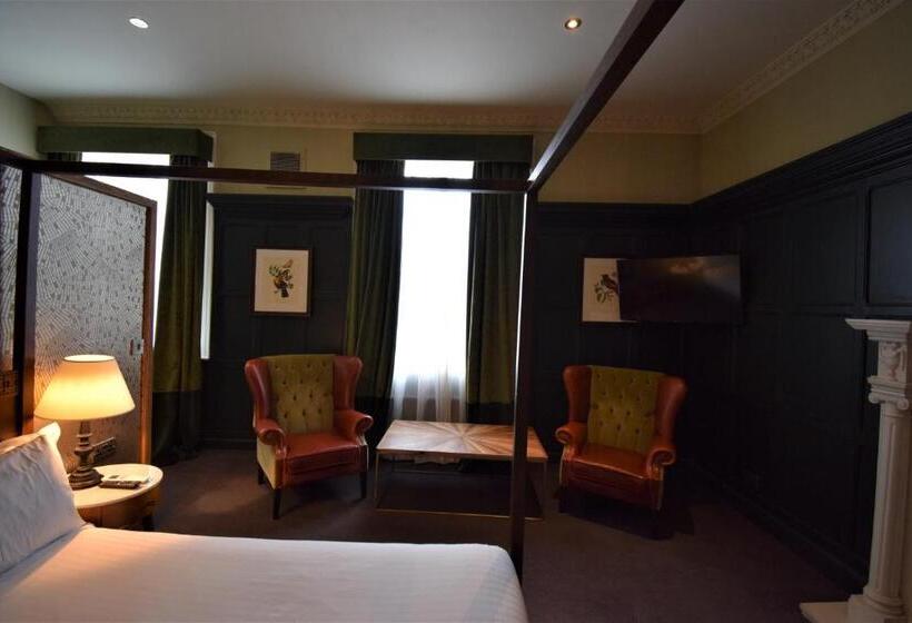 디럭스 룸, The Globe