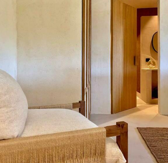 Люкс Повышенной Комфортности, Toile Blanche