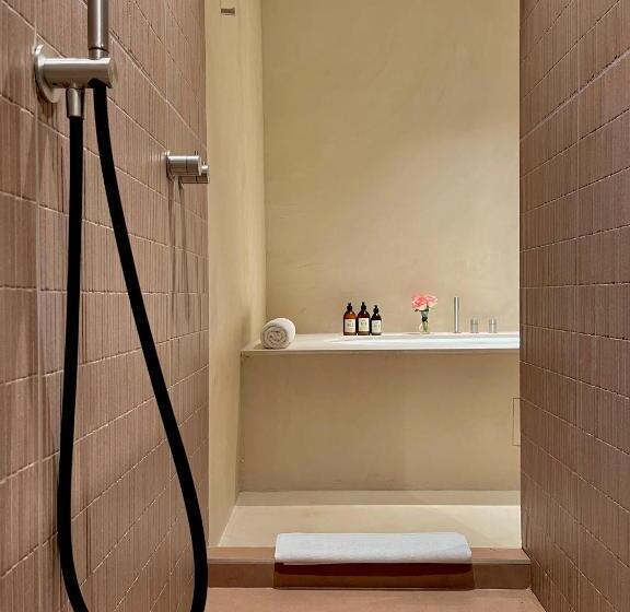 Люкс Повышенной Комфортности, Toile Blanche