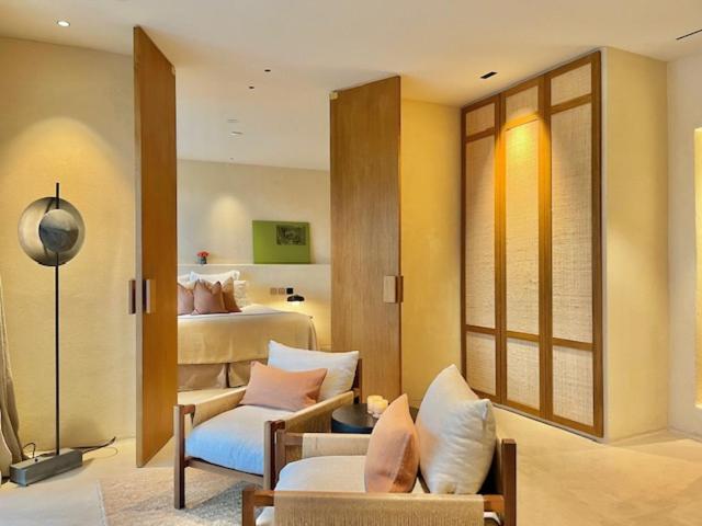 Люкс с Бассейном, Toile Blanche