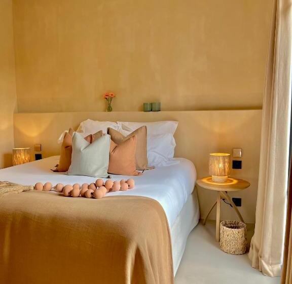 Полулюкс Вид на Сад, Toile Blanche