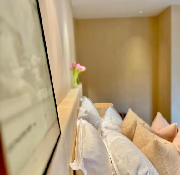 Вилла с 1 спальней и бассейном, Toile Blanche