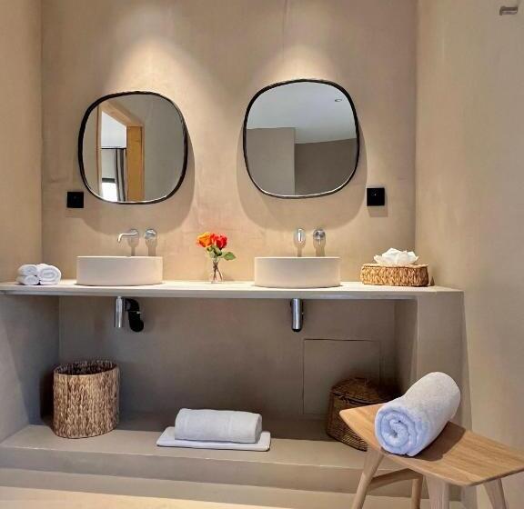 Люкс Deluxe Кровать Кинг, Toile Blanche