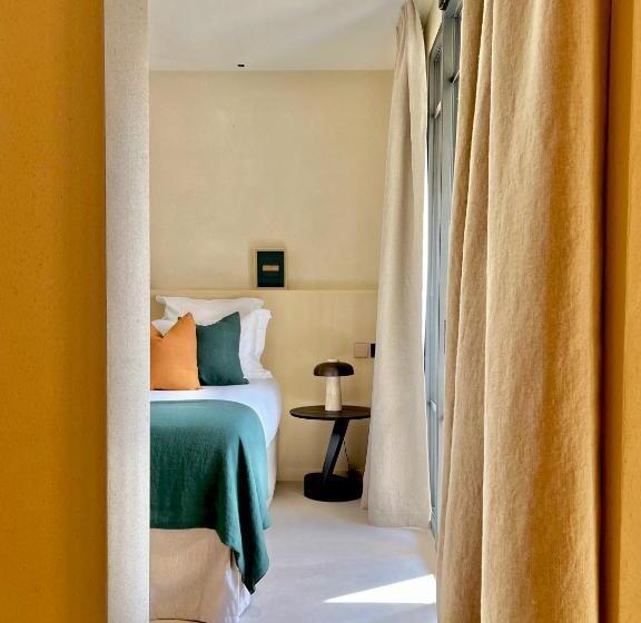 Люкс Вид на Горы, Toile Blanche