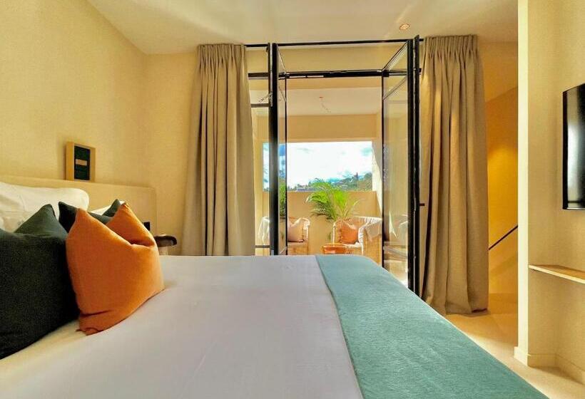 Люкс Вид на Горы, Toile Blanche