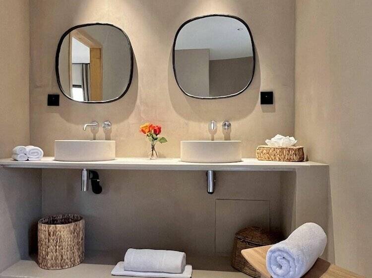 Люкс Повышенной Комфортности, Toile Blanche