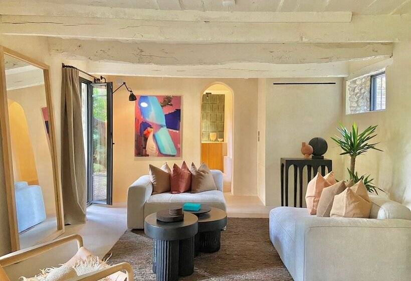 Люкс Повышенной Комфортности, Toile Blanche