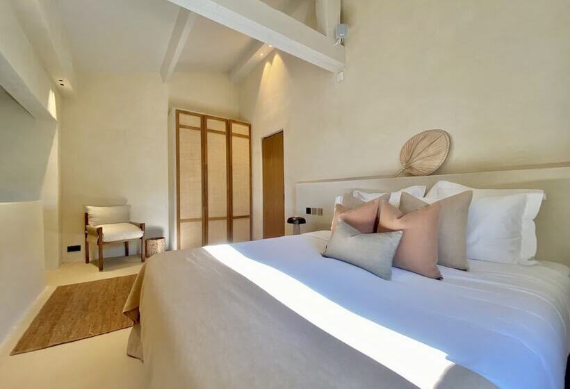 Люкс Повышенной Комфортности, Toile Blanche