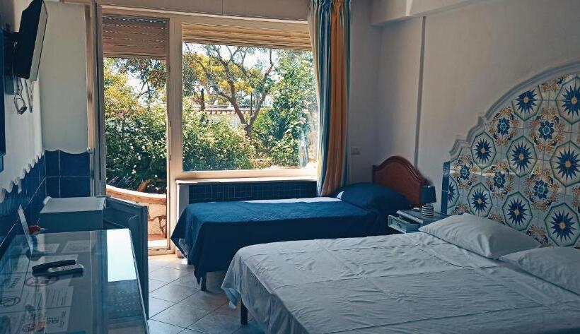 اتاق استاندارد سه نفره, 4 Stagioni