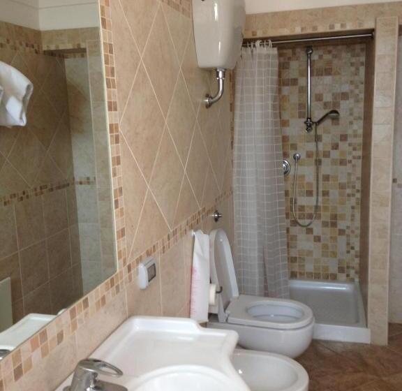 اتاق استاندارد سه نفره, 4 Stagioni