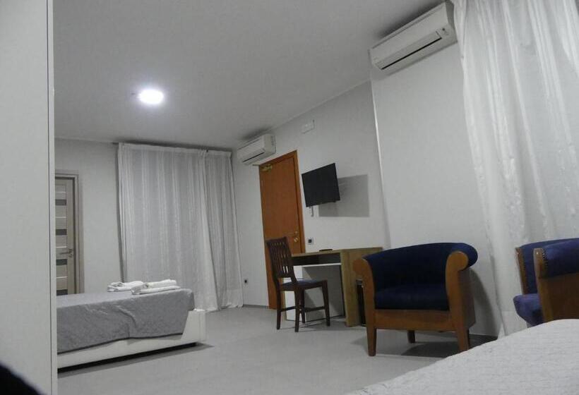 デラックスの４人部屋, Albergo Piazza Risorgimento