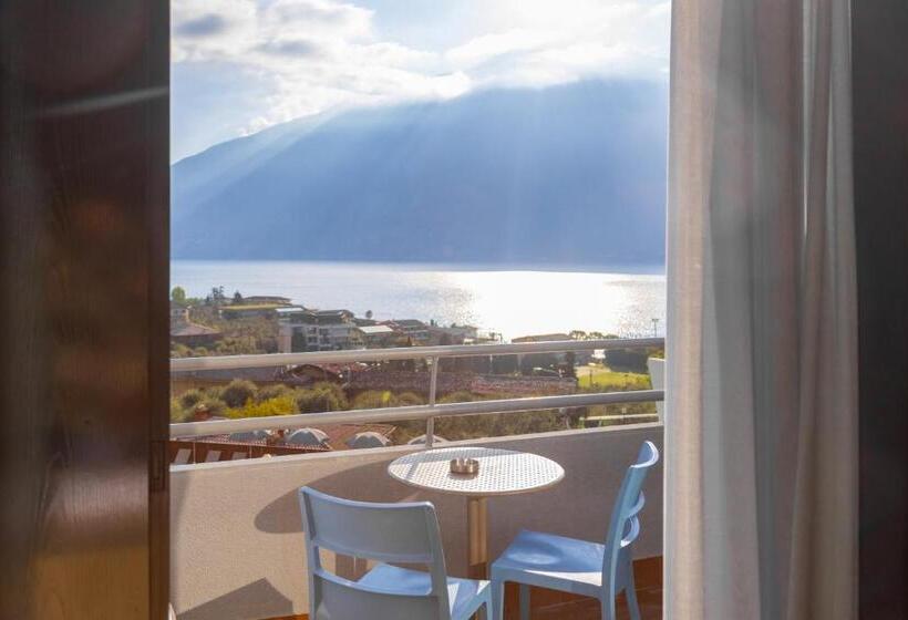 キングサイズベッドのスタンダードルーム, Aria Life