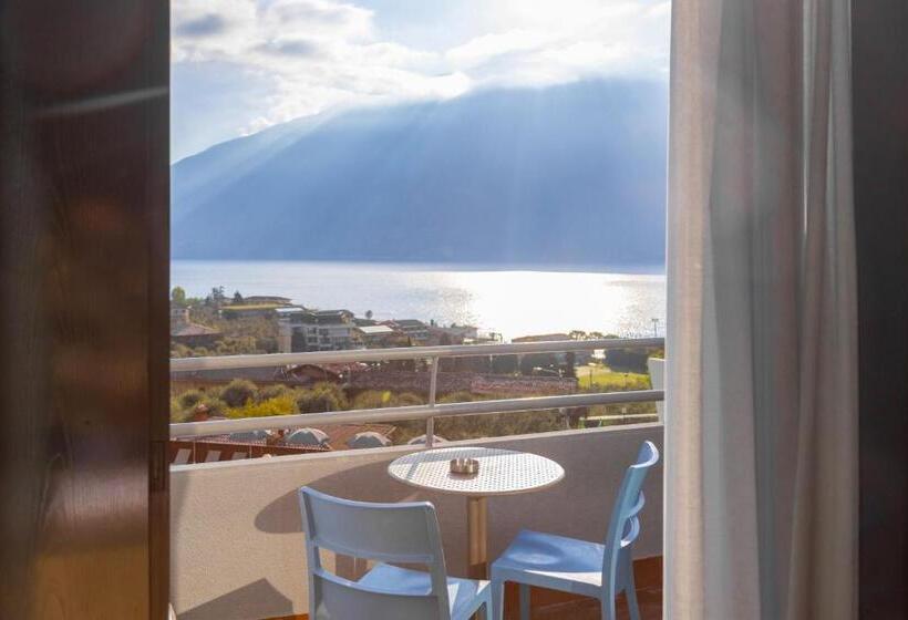 キングサイズベッドのスタンダードルーム, Aria Life