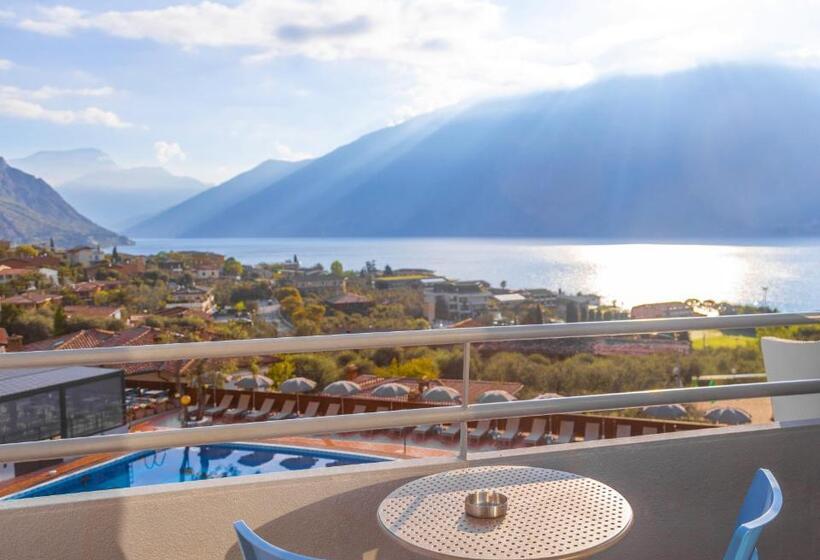 スーペリアトリプルルーム, Aria Life