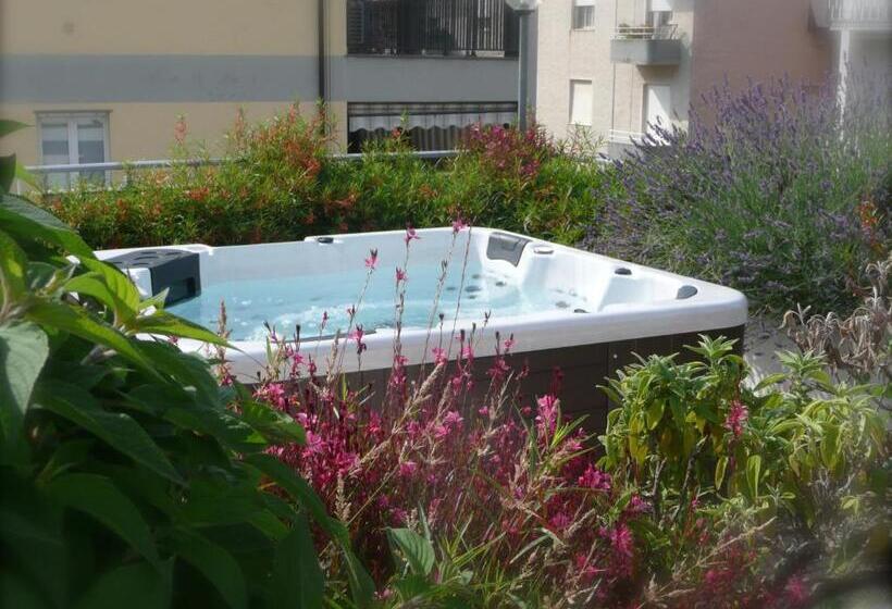 标准三人间, Baia Bianca