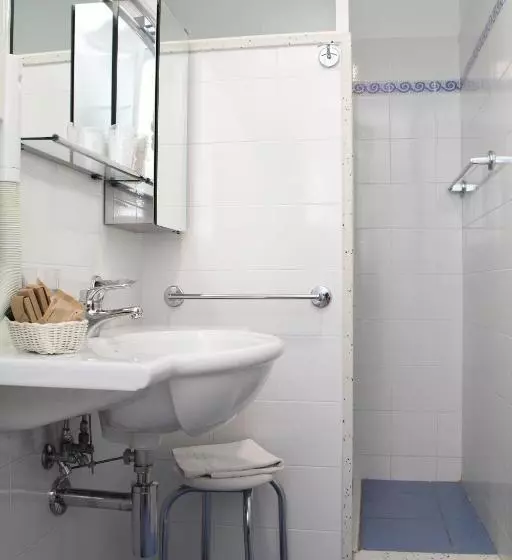 اتاق استاندارد سه نفره, Baia Bianca