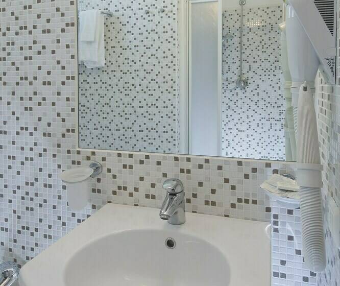 اتاق استاندارد سه نفره, Belmar